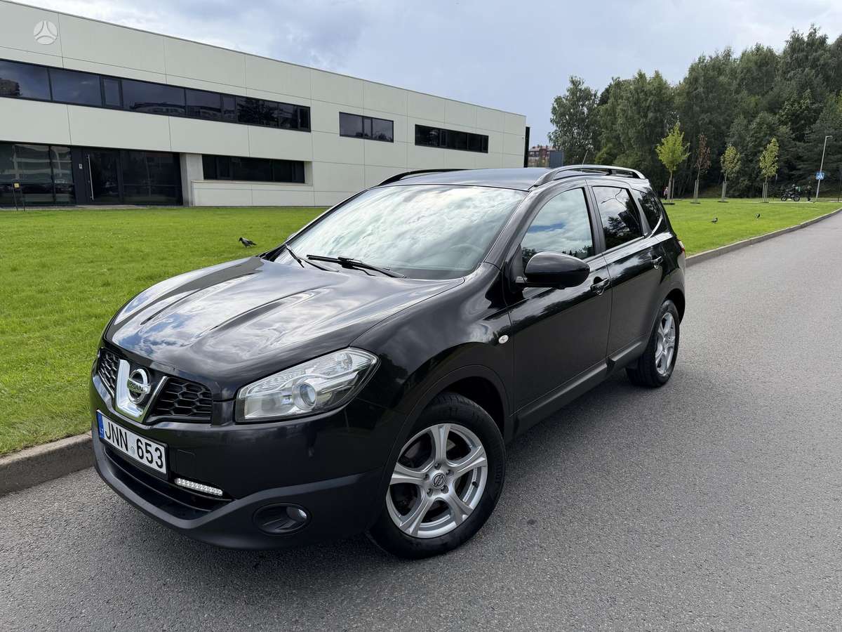 Nissan Qashqai+2 2014 — rear view