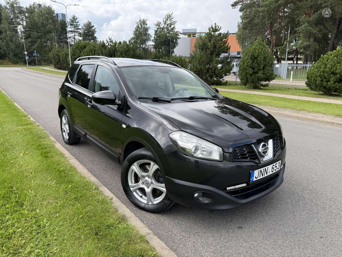Nissan Qashqai+2 2014 — interior