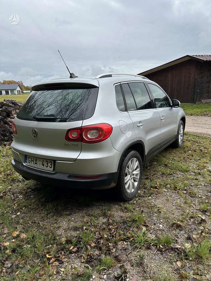 Volkswagen Tiguan 2009 — engine 2000 cm³, 140 HP (103kW)