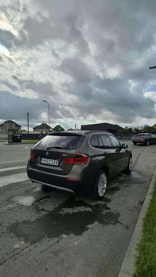 BMW X1 2011 — вигляд ззаду