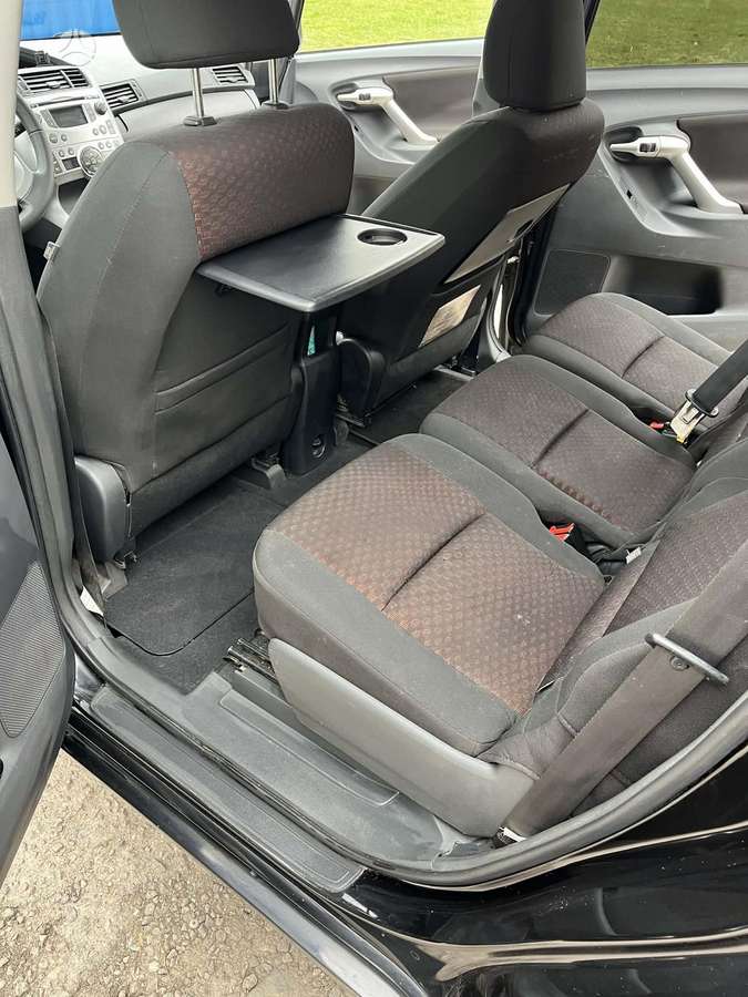 Toyota Verso 2011 — photo 11