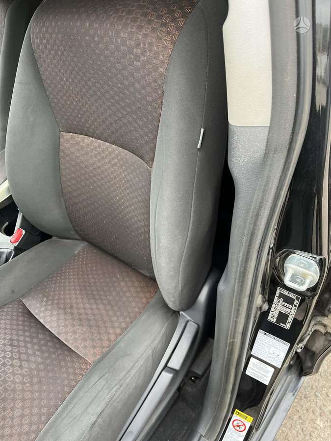 Toyota Verso 2011 — photo 12