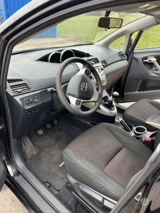 Toyota Verso 2011 — photo 16