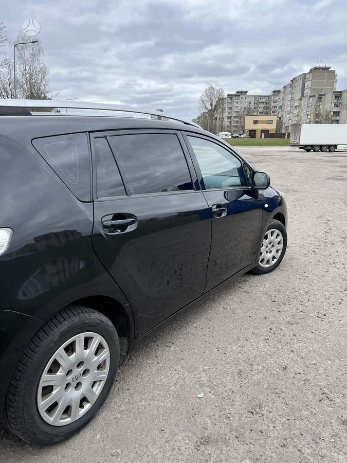 Toyota Verso 2011 — photo 17