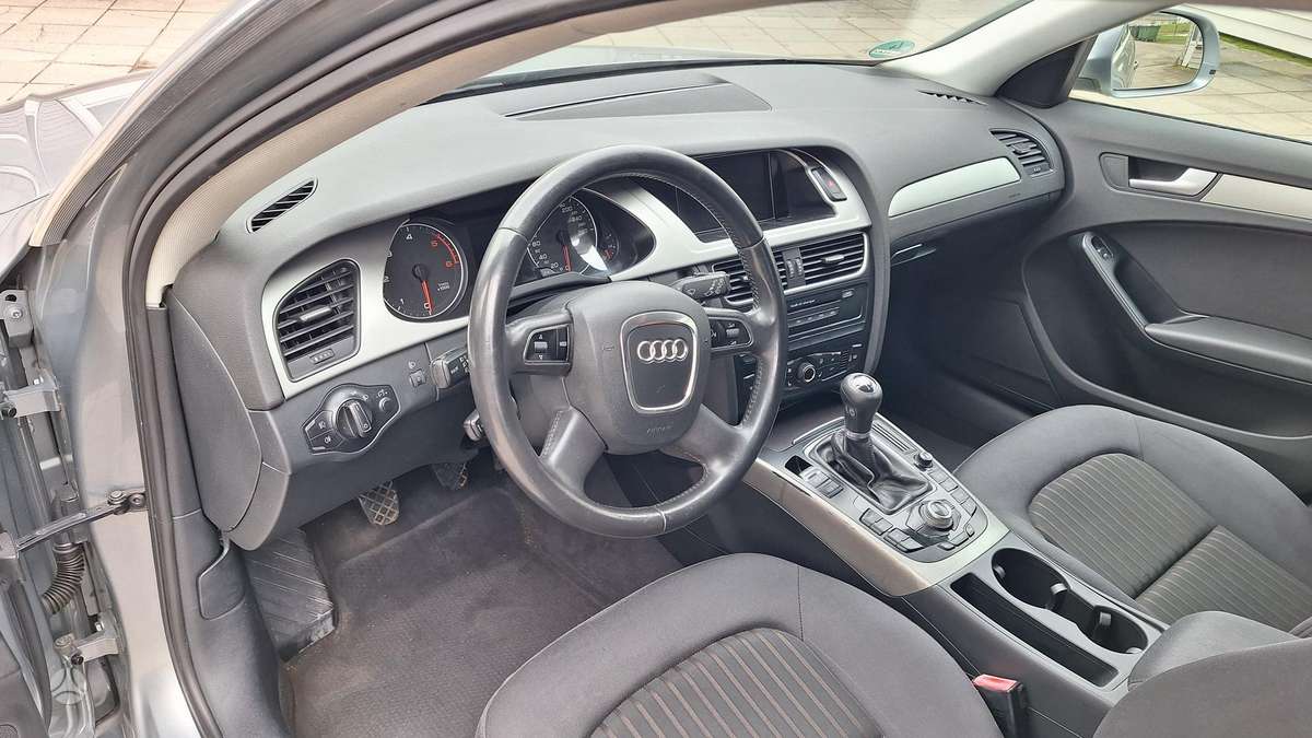 Audi A4 2008 — photo 14