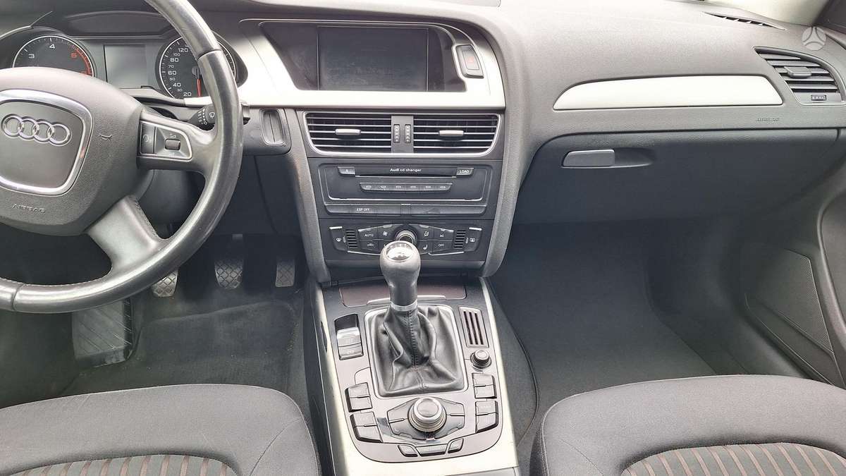 Audi A4 2008 — photo 17