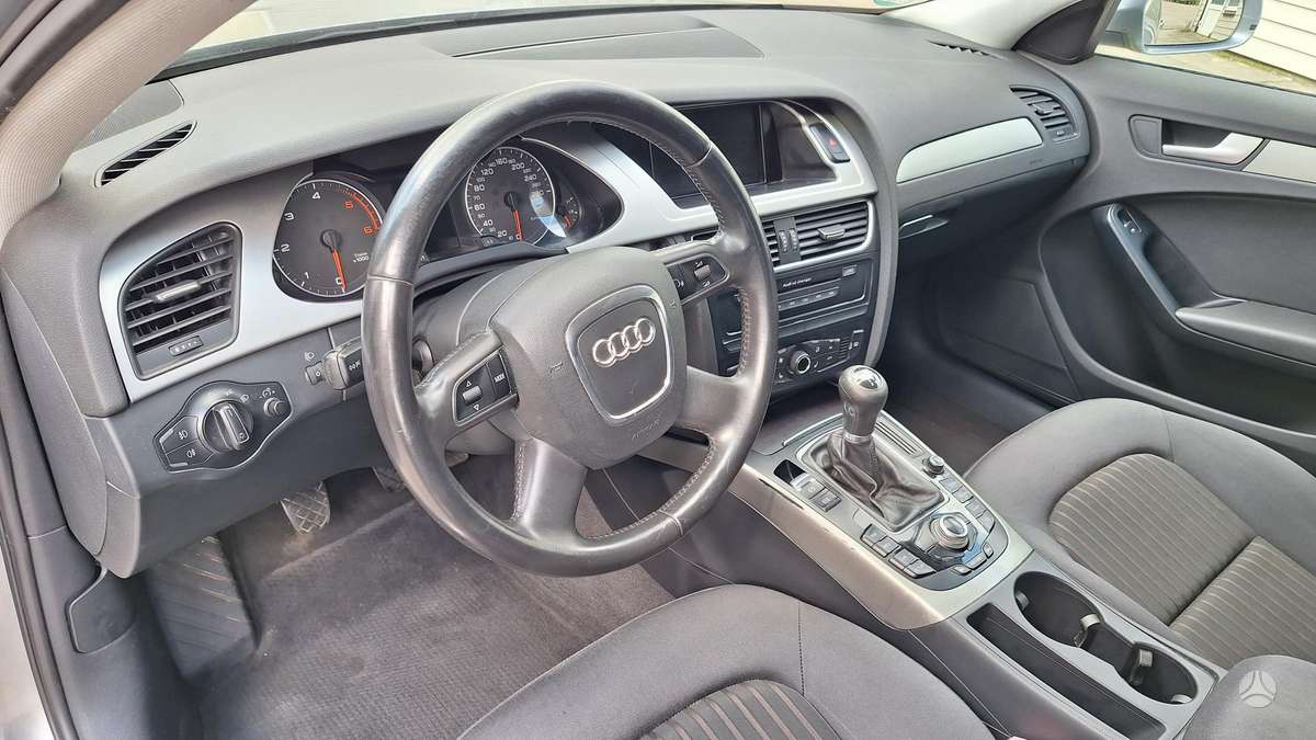 Audi A4 2008 — photo 18