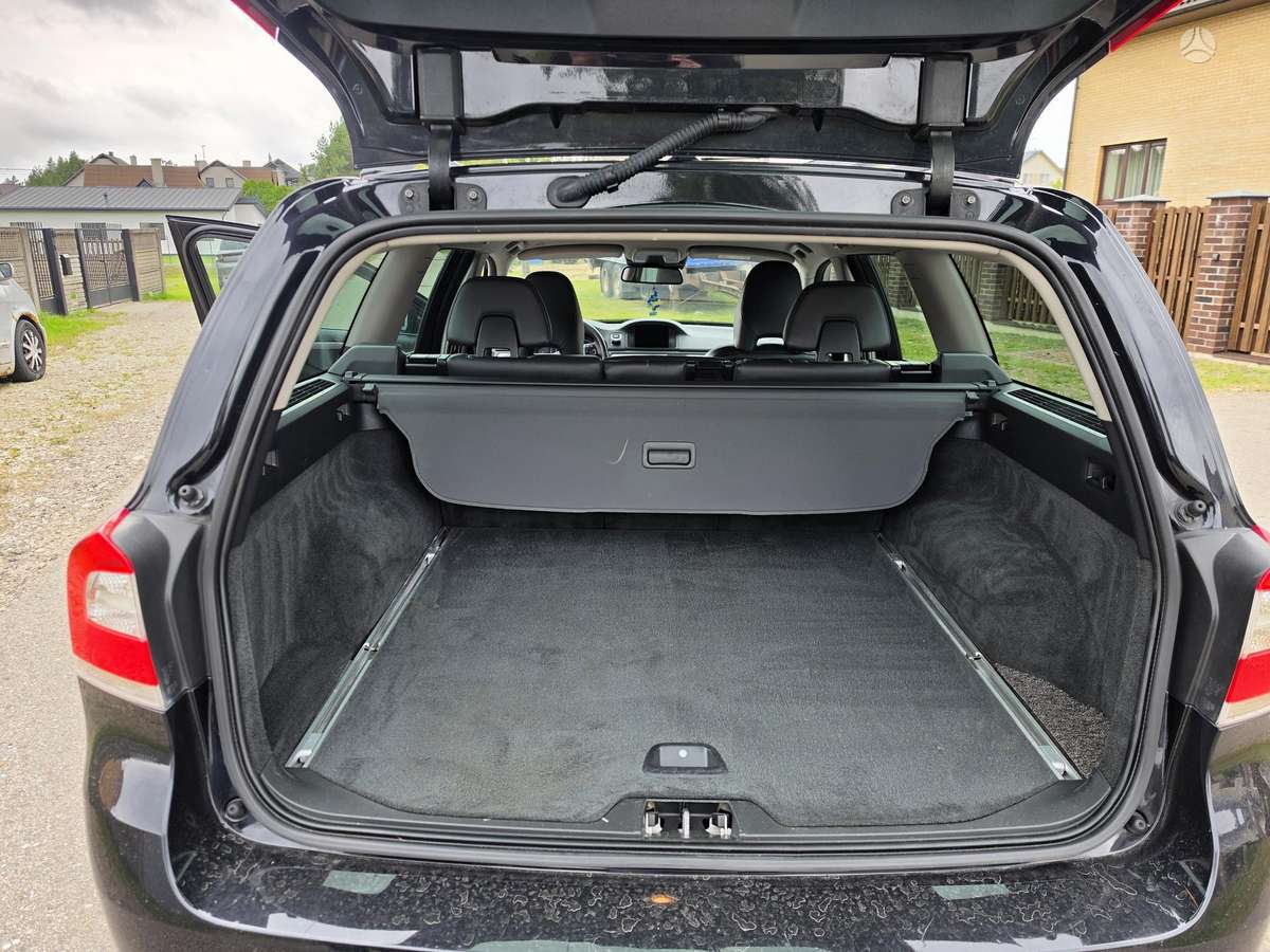 Volvo V70 2015 — двигун 1969 cm³, 181 HP (133kW)