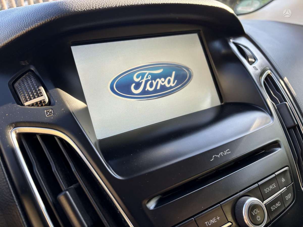 Ford Focus 2015 — фото 11