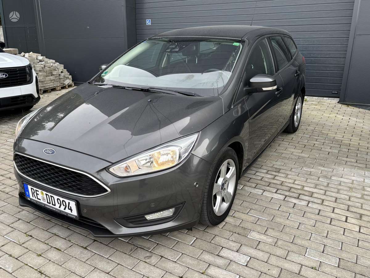 Ford Focus 2015 — вигляд ззаду