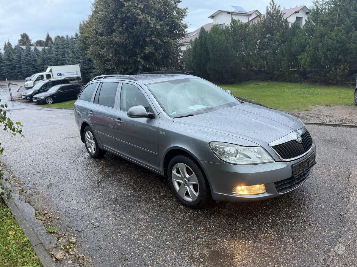 Skoda Octavia 2012 — салон