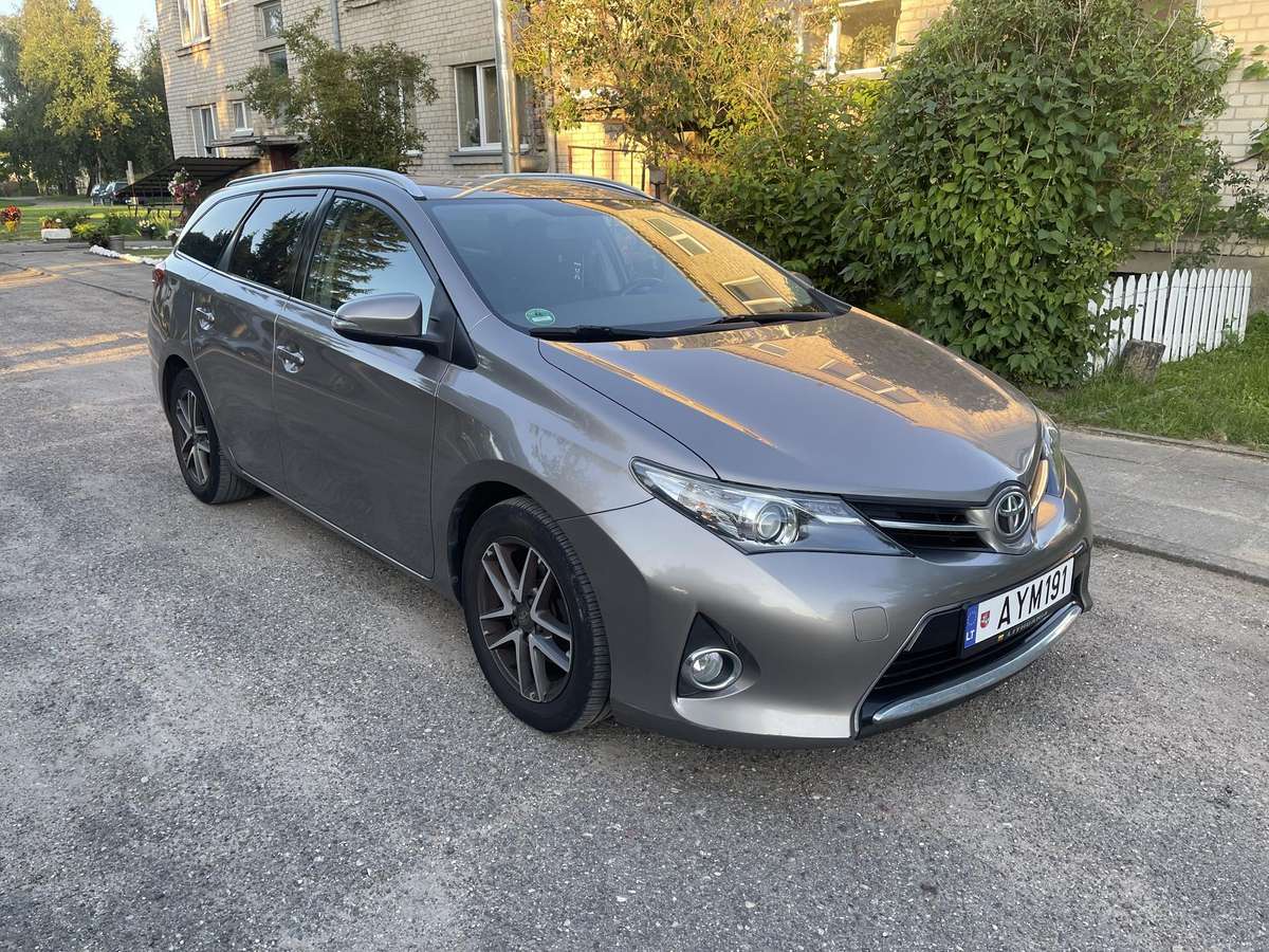 Toyota Auris, 2015