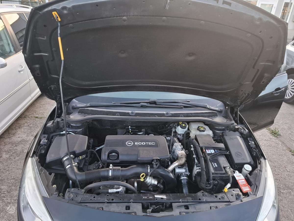 Opel Astra 2012 — engine 1686 cm³, 110 HP (81kW)