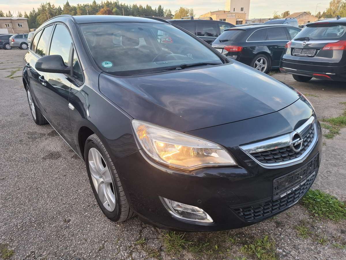 Opel Astra 2012 — photo 5