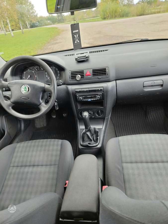Skoda Octavia 2004 — фото 10