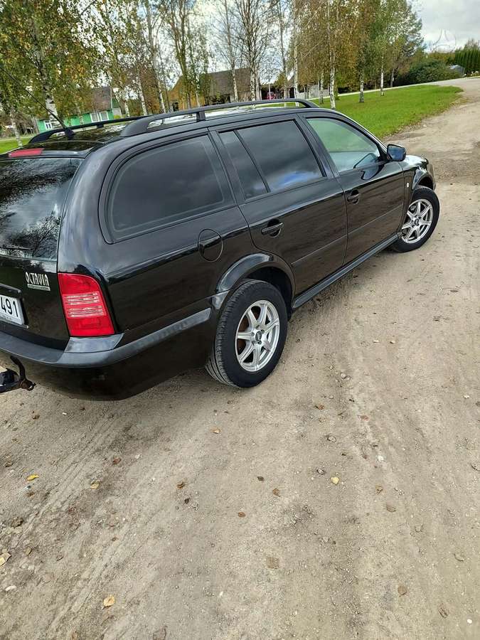 Skoda Octavia 2004 — салон