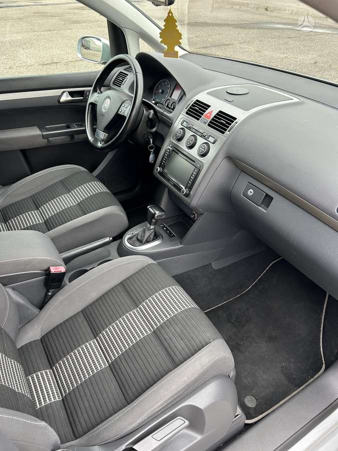 Volkswagen Touran 2008 — photo 15