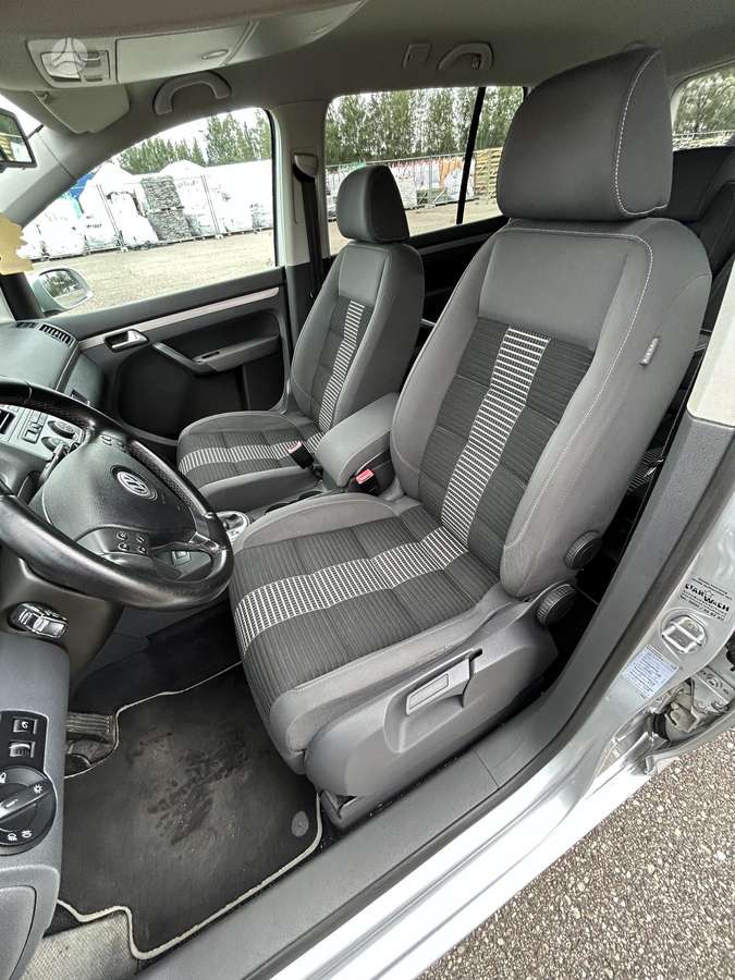Volkswagen Touran 2008 — photo 16