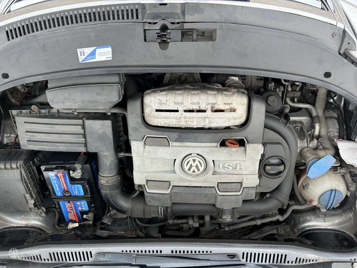 Volkswagen Touran 2008 — photo 21