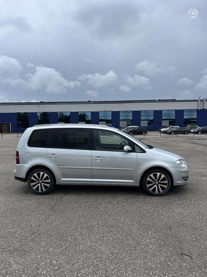 Volkswagen Touran 2008 — interior