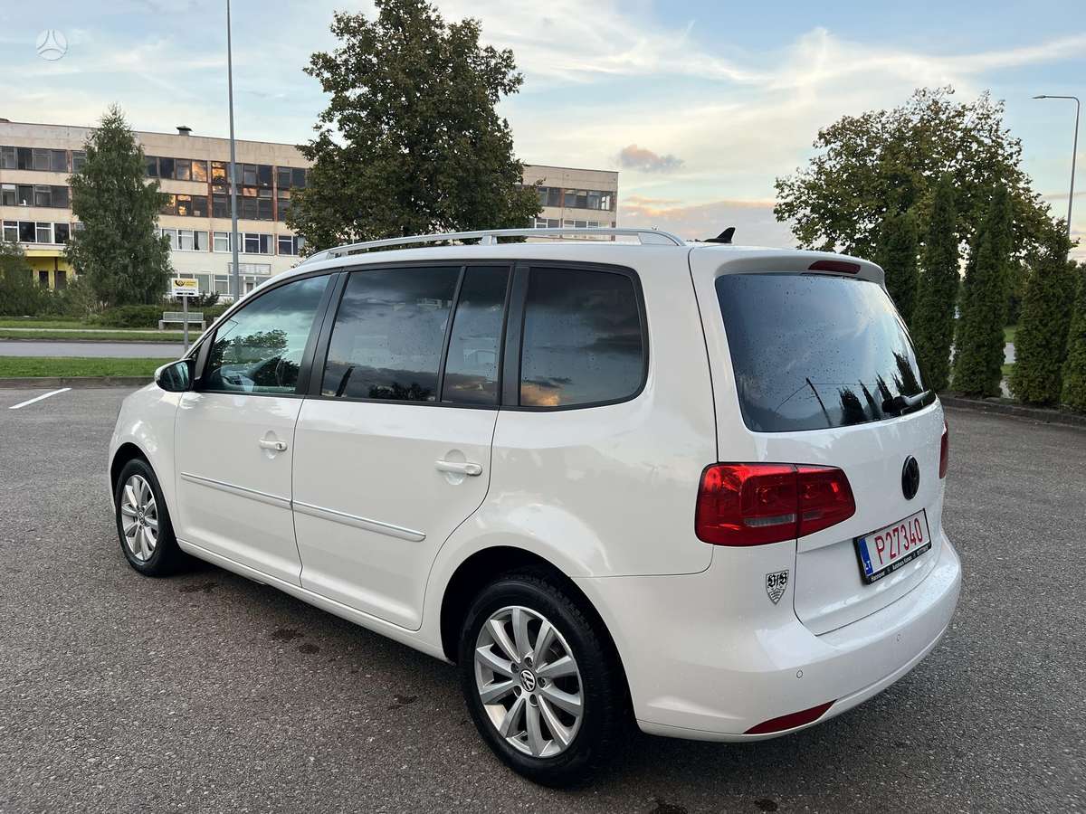 Volkswagen Touran 2010 — photo 10