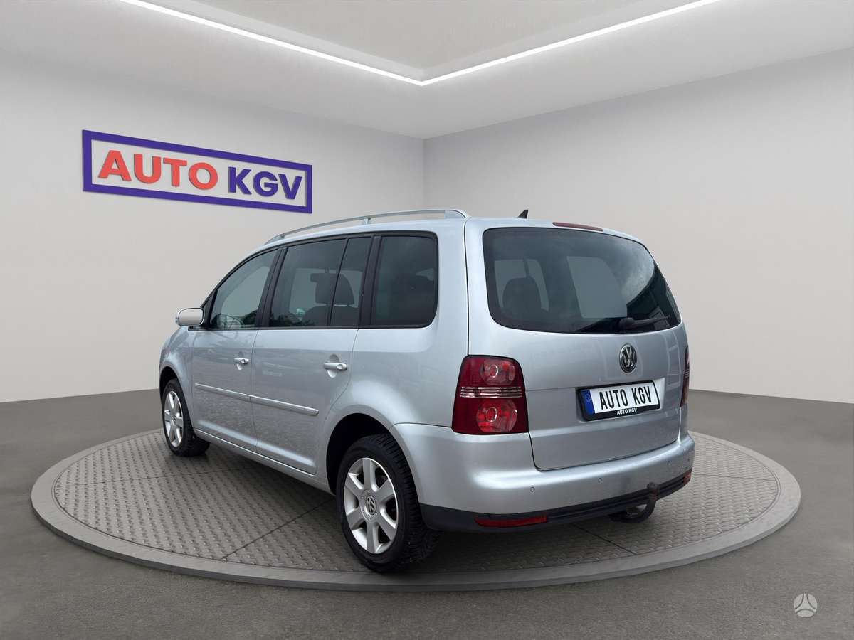 Volkswagen Touran 2007 — салон