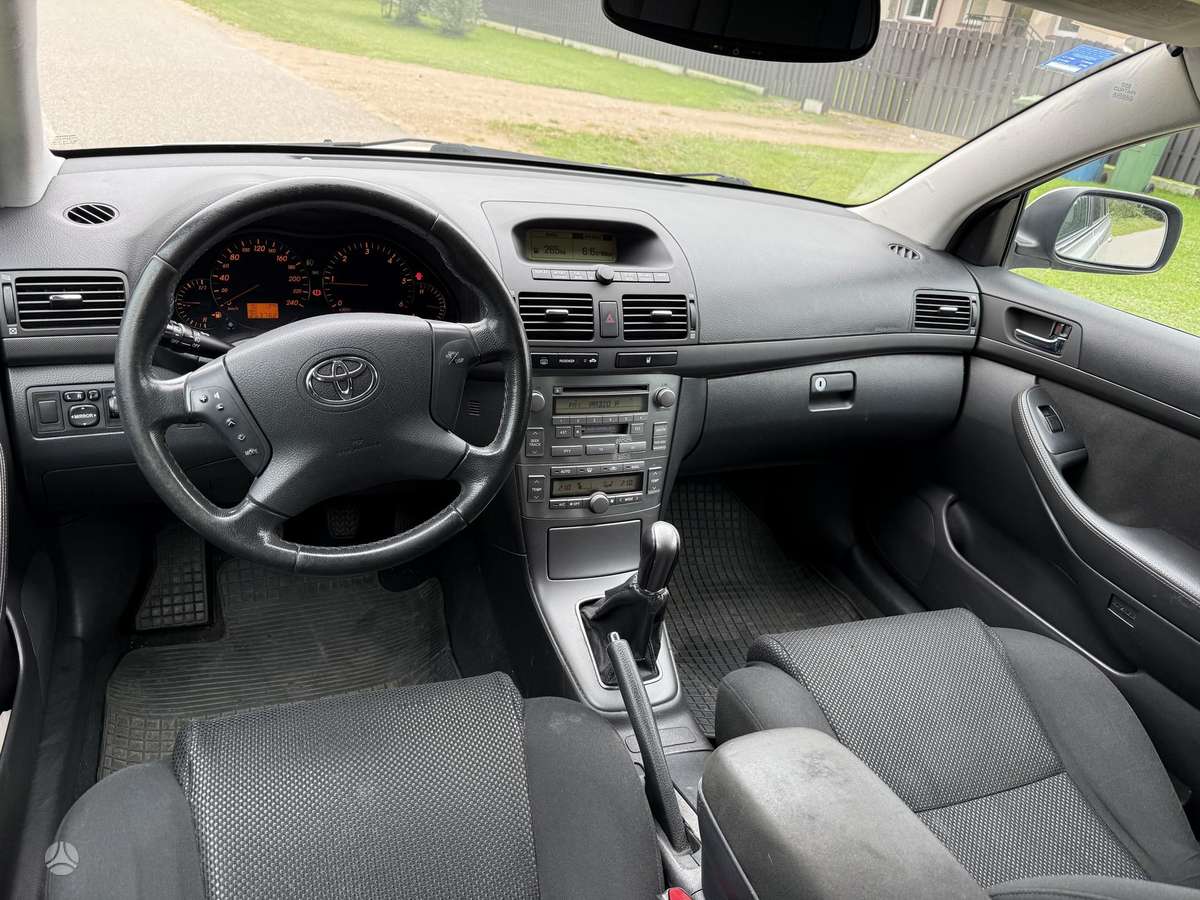 Toyota Avensis 2004 — фото 14
