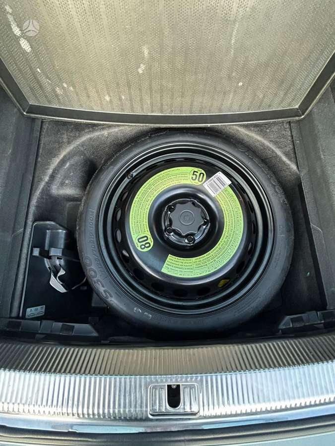 Audi A4 2010 — photo 18