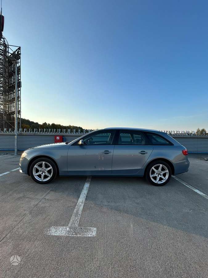 Audi A4 2010 — rear view