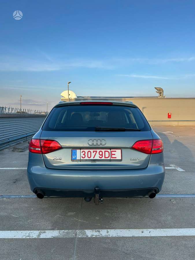 Audi A4 2010 — engine 1984 cm³, 179 HP (132kW)