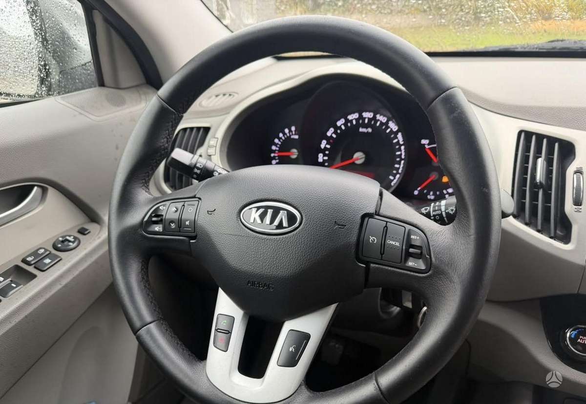 Kia Sportage 2011 — photo 13
