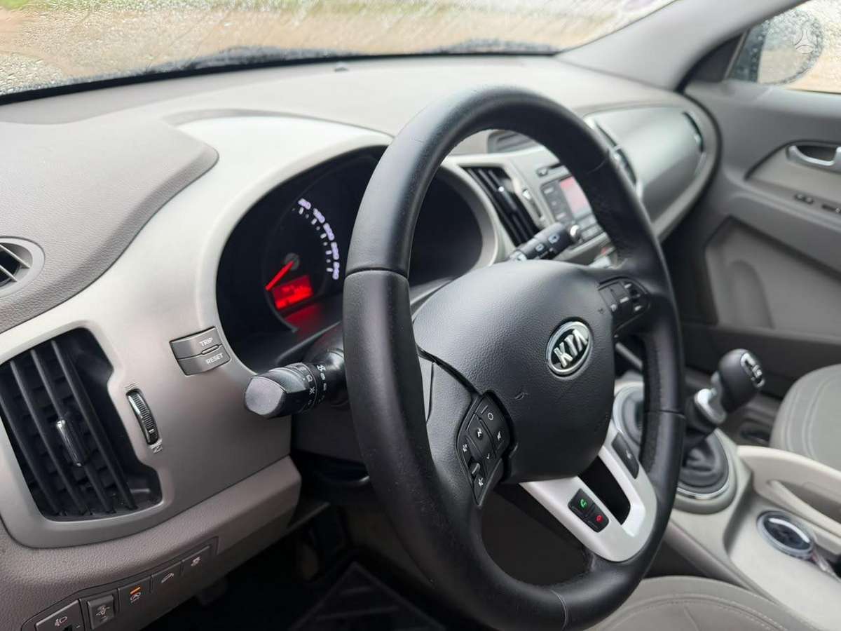 Kia Sportage 2011 — photo 14
