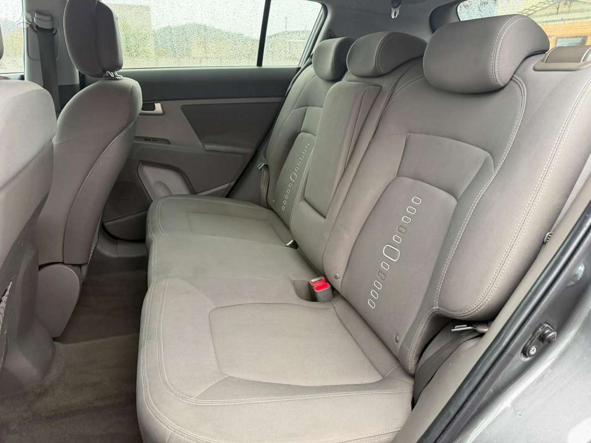 Kia Sportage 2011 — photo 16