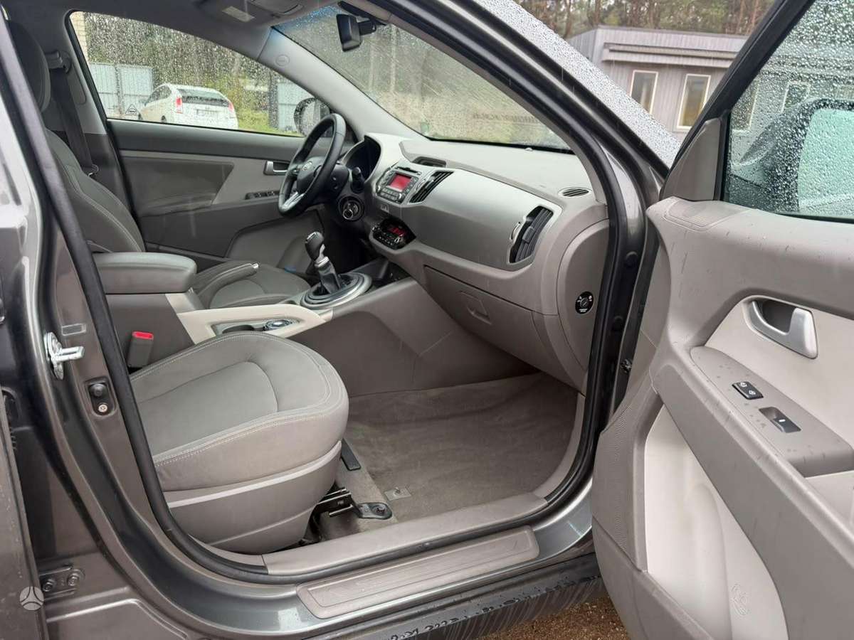 Kia Sportage 2011 — photo 19