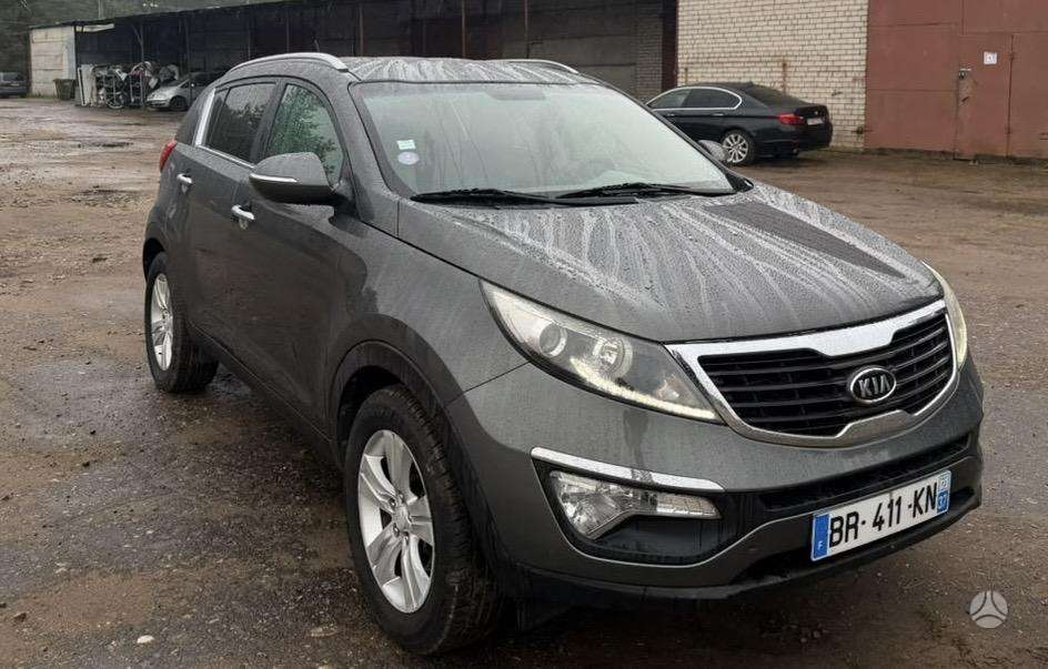 Kia Sportage 2011 — rear view