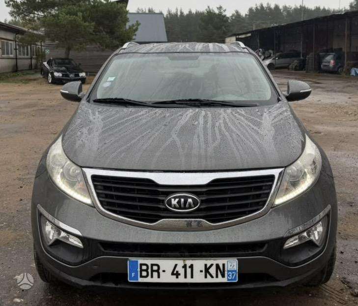 Kia Sportage 2011 — interior