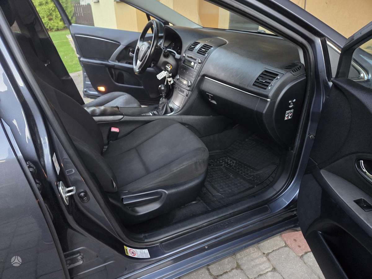Toyota Avensis 2009 — photo 10
