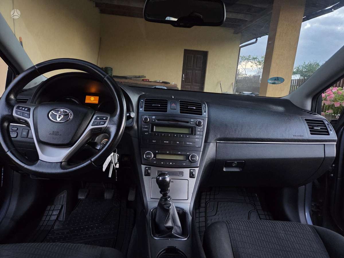 Toyota Avensis 2009 — photo 11