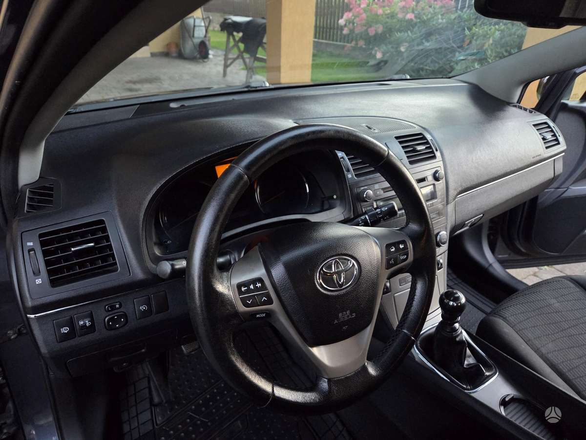 Toyota Avensis 2009 — photo 9