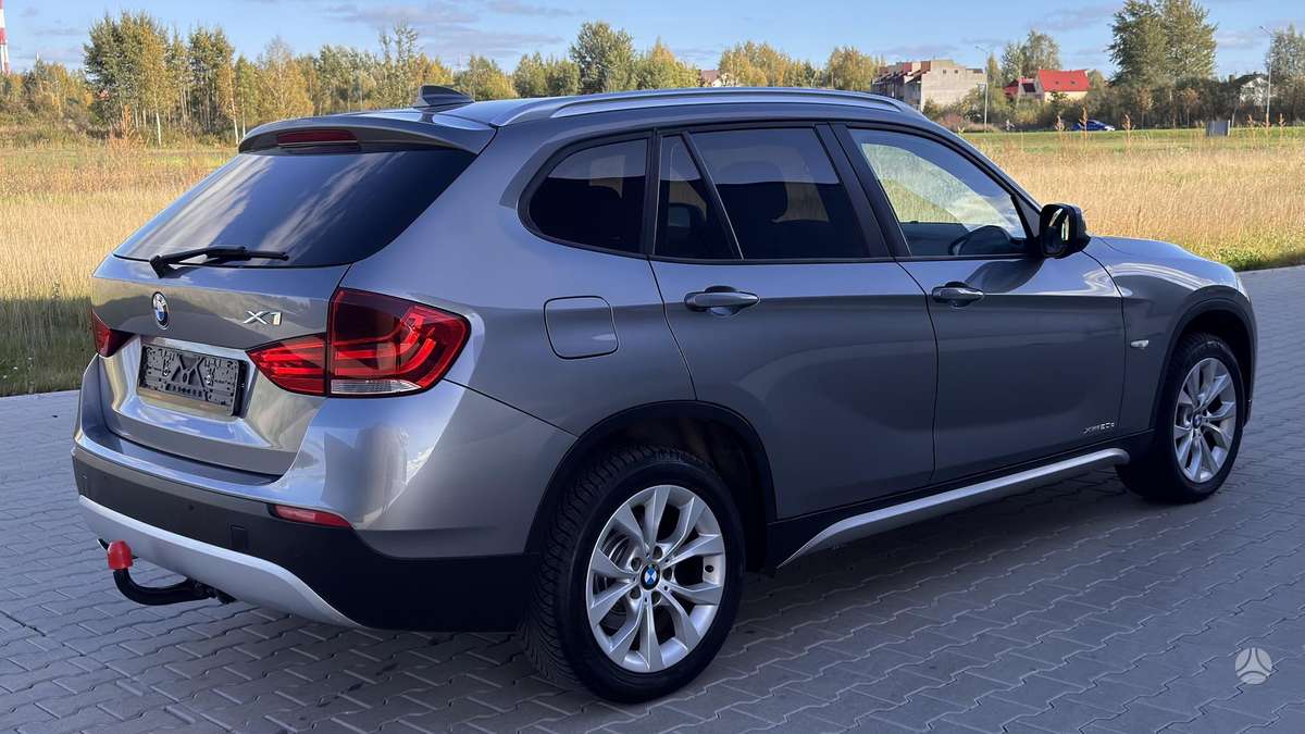 BMW X1 2010 — фото 8