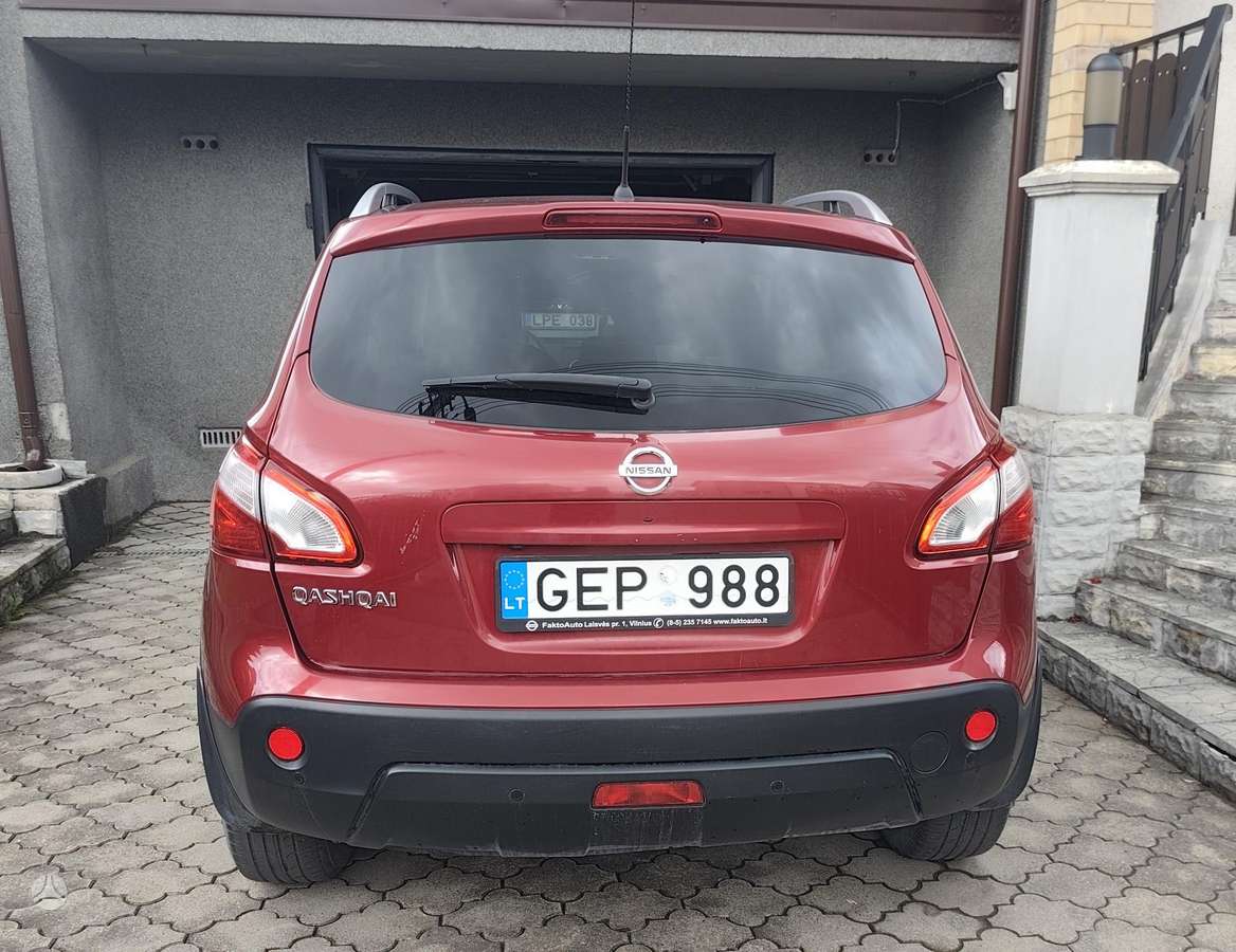 Nissan Qashqai 2012 — салон