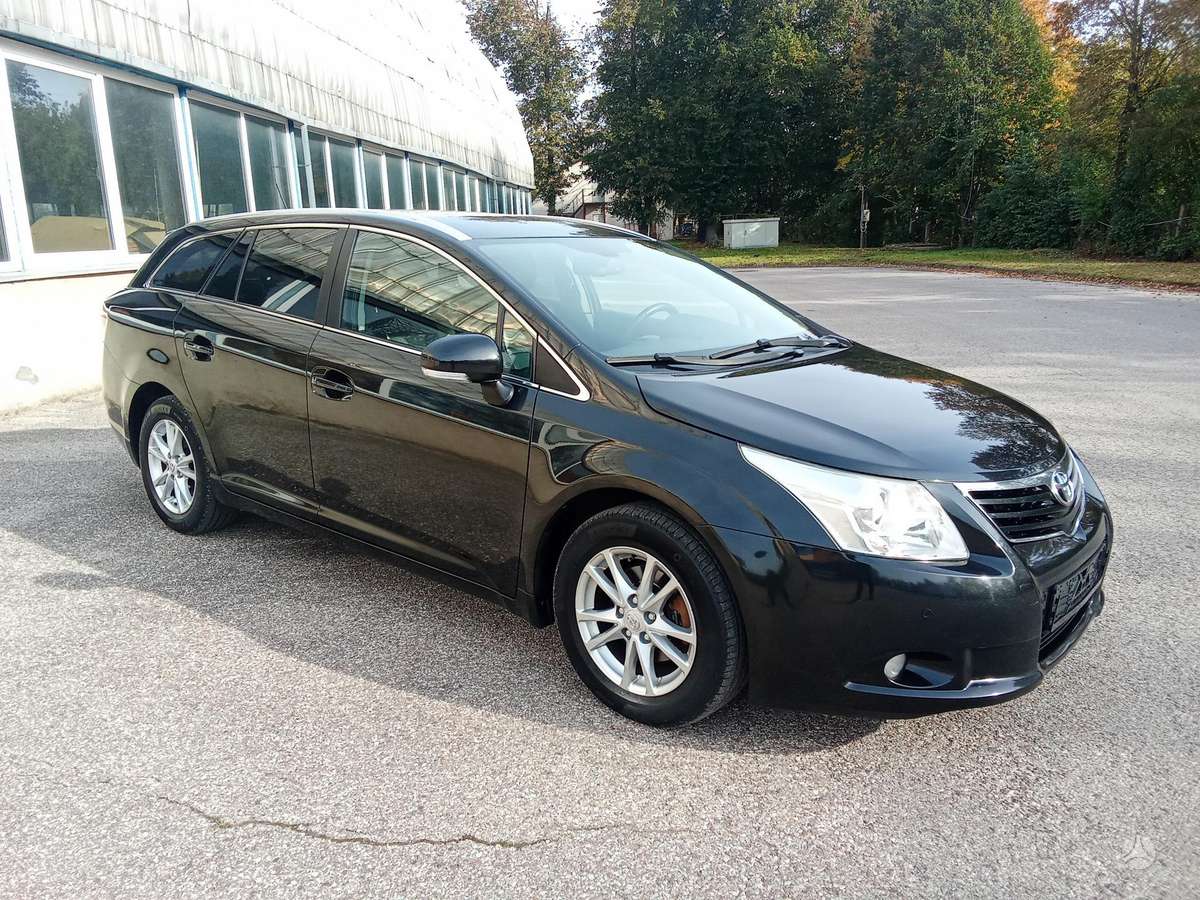 Toyota Avensis 2011 — photo 12