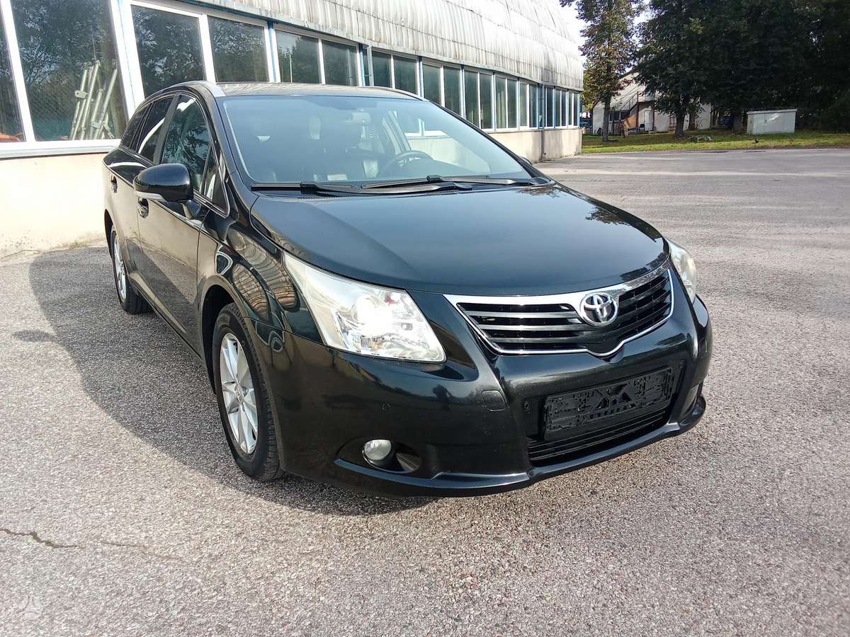 Toyota Avensis 2011 — photo 13