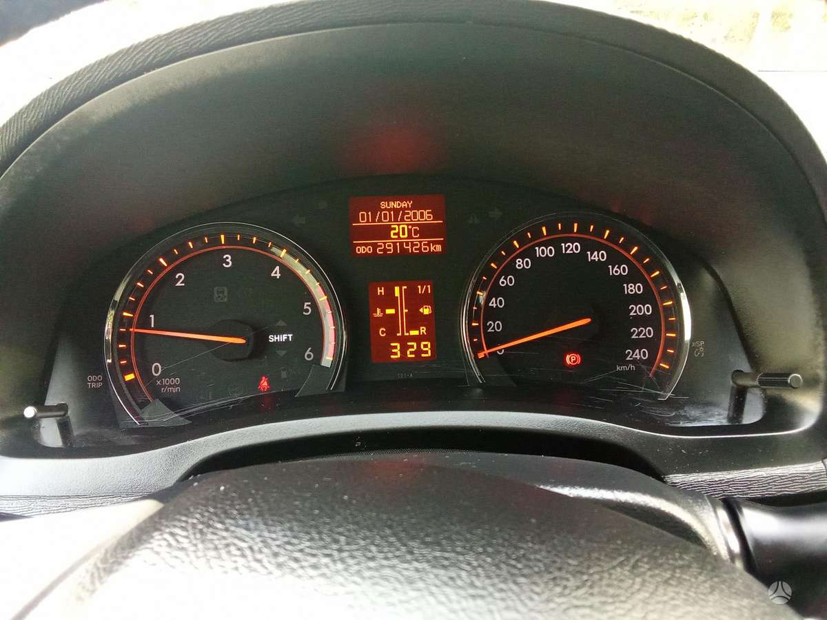 Toyota Avensis 2011 — photo 23