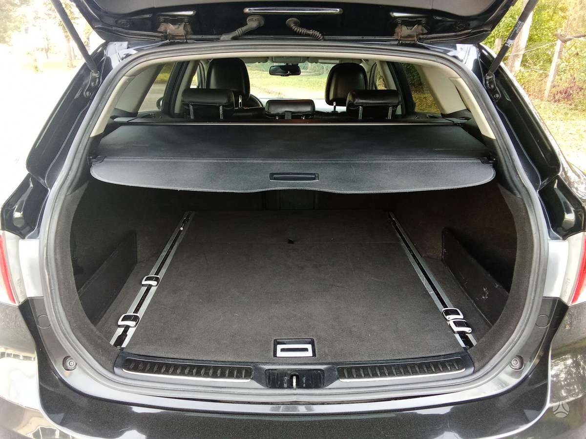 Toyota Avensis 2011 — photo 25