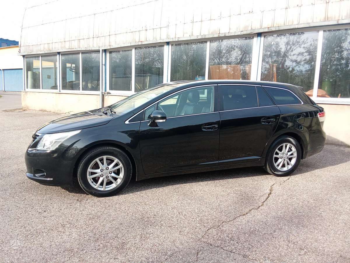 Toyota Avensis 2011 — photo 7