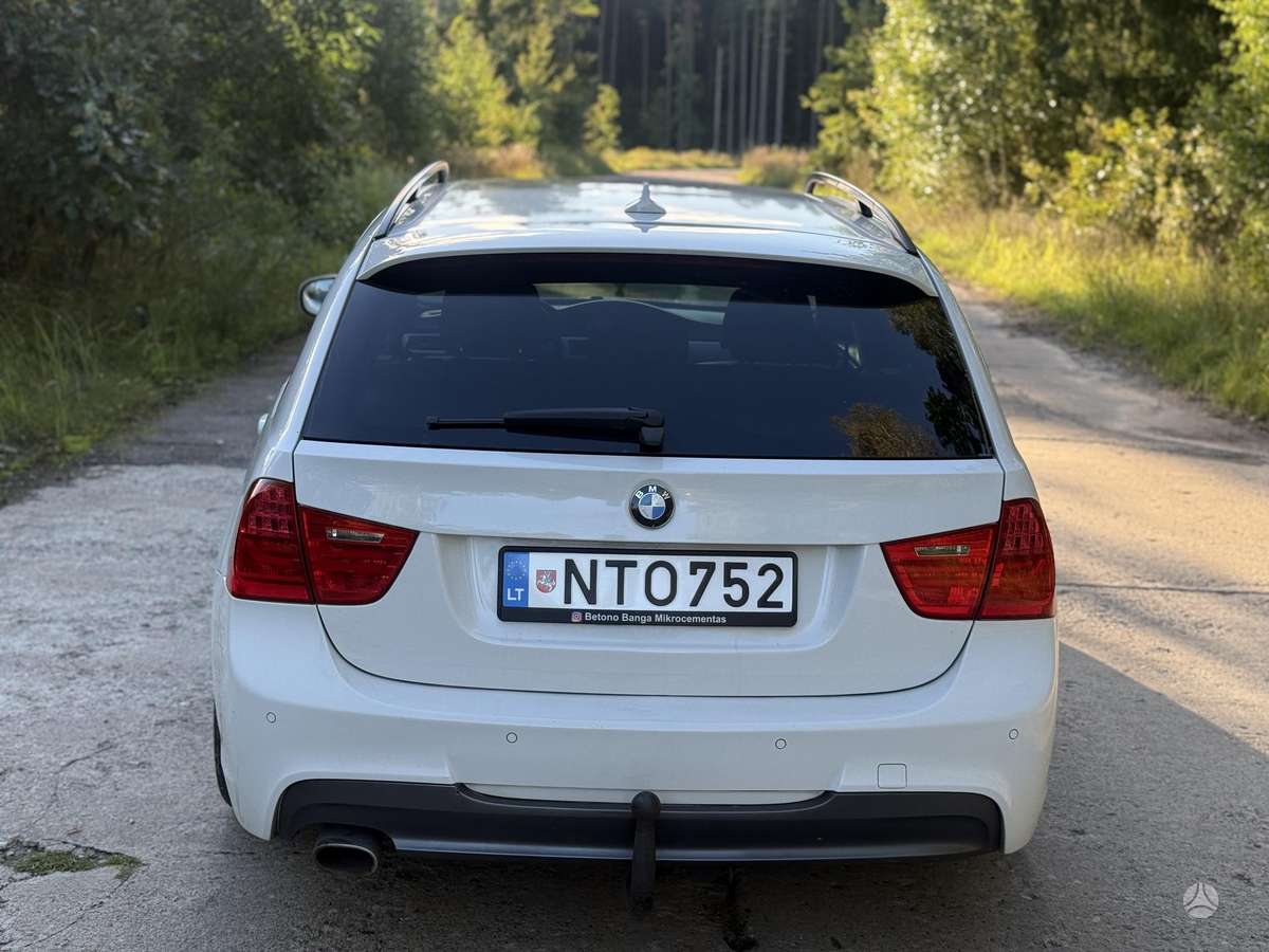BMW 320 2009 — photo 10