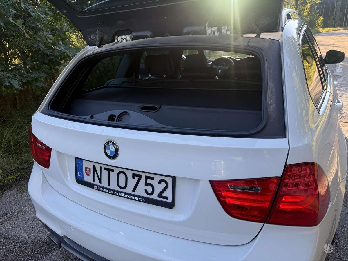 BMW 320 2009 — photo 19