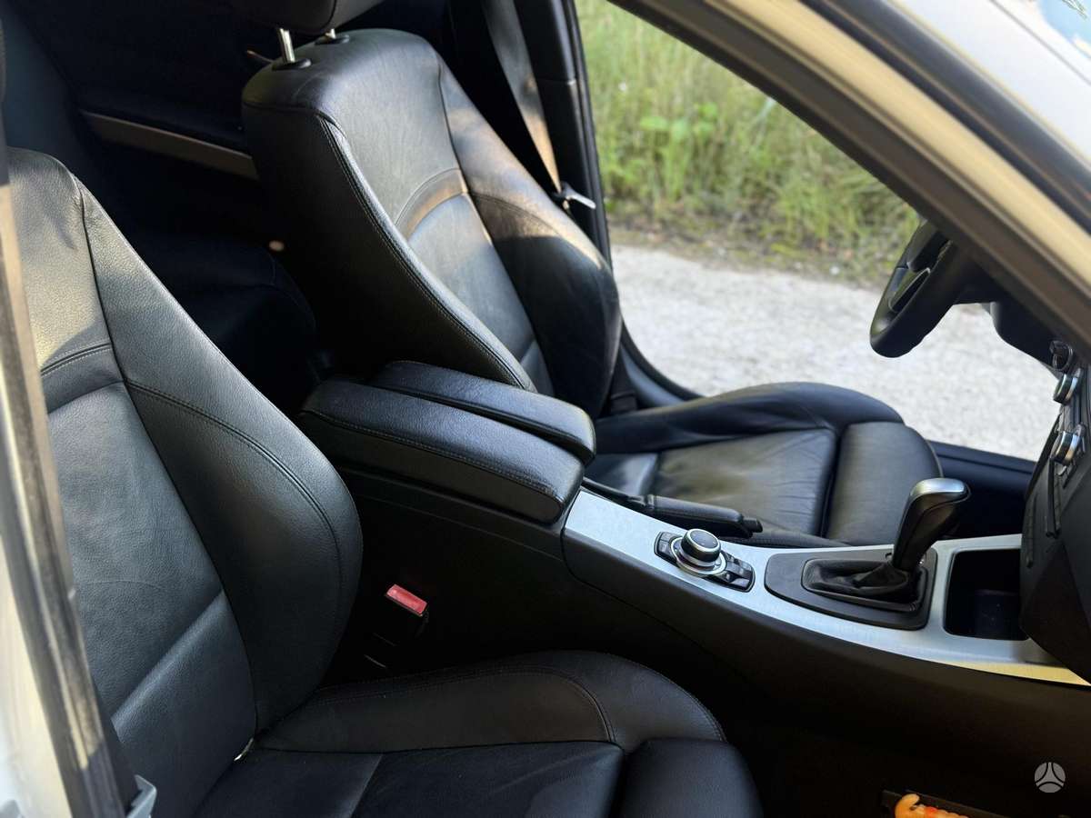 BMW 320 2009 — photo 24