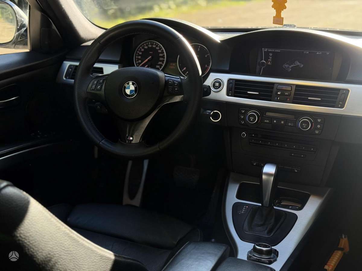 BMW 320 2009 — photo 5
